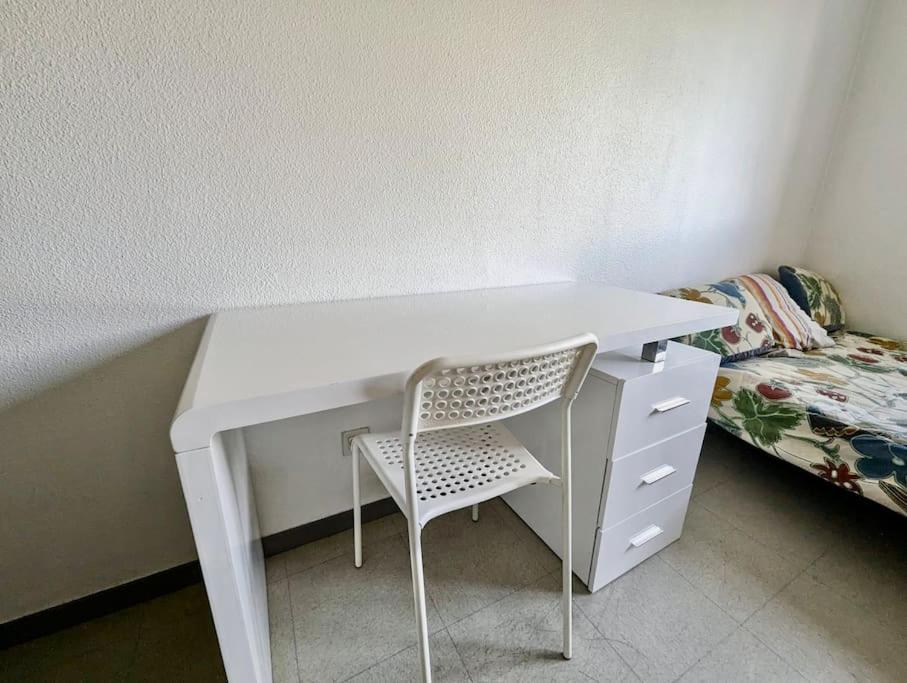 Pratique, Proche Gare & Petit Prix Avec Parking Appartement