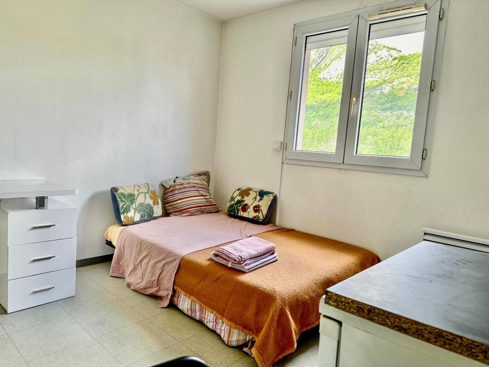 Pratique, Proche Gare & Petit Prix Avec Parking Appartement *