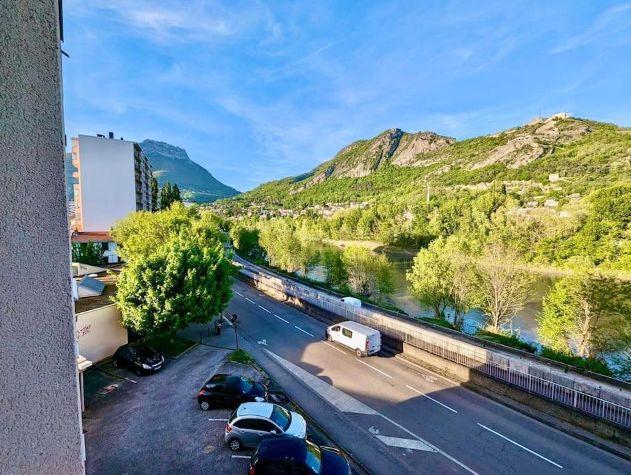 Pratique, Proche Gare & Petit Prix Avec Parking * Grenoble
